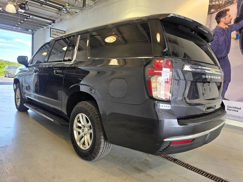 Used 2022 Chevrolet Suburban LT AWD/4WD image 5