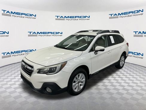 Used 2019 Subaru Outback 2.5i Premium AWD/4WD image 1