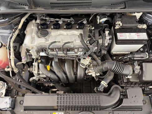 Used 2022 Toyota Corolla LE FWD image 32