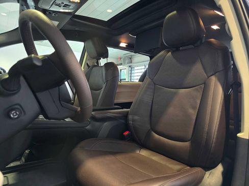 Used 2023 Toyota Sienna Platinum image 24