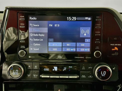 Used 2022 Toyota Highlander XSE w/ Protection Package #3 (TMS) AWD/4WD image 15
