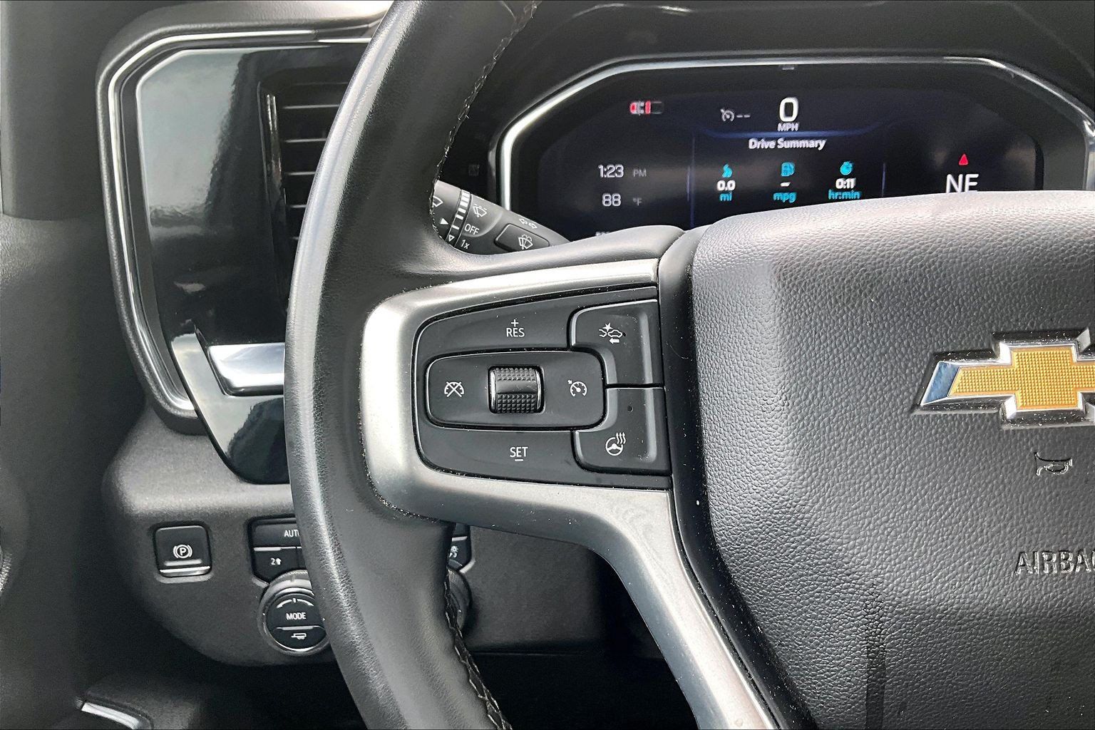 Used 2025 Chevrolet Silverado 1500 LT AWD/4WD image 14