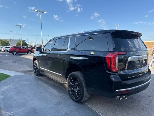 Used 2023 GMC Yukon XL Denali AWD/4WD image 7