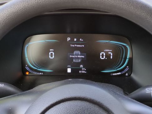 Used 2025 Kia Soul LX w/ LX Technology Package FWD image 24