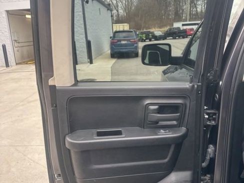 Used 2019 RAM 1500 Express w/ Express Value Package image 30