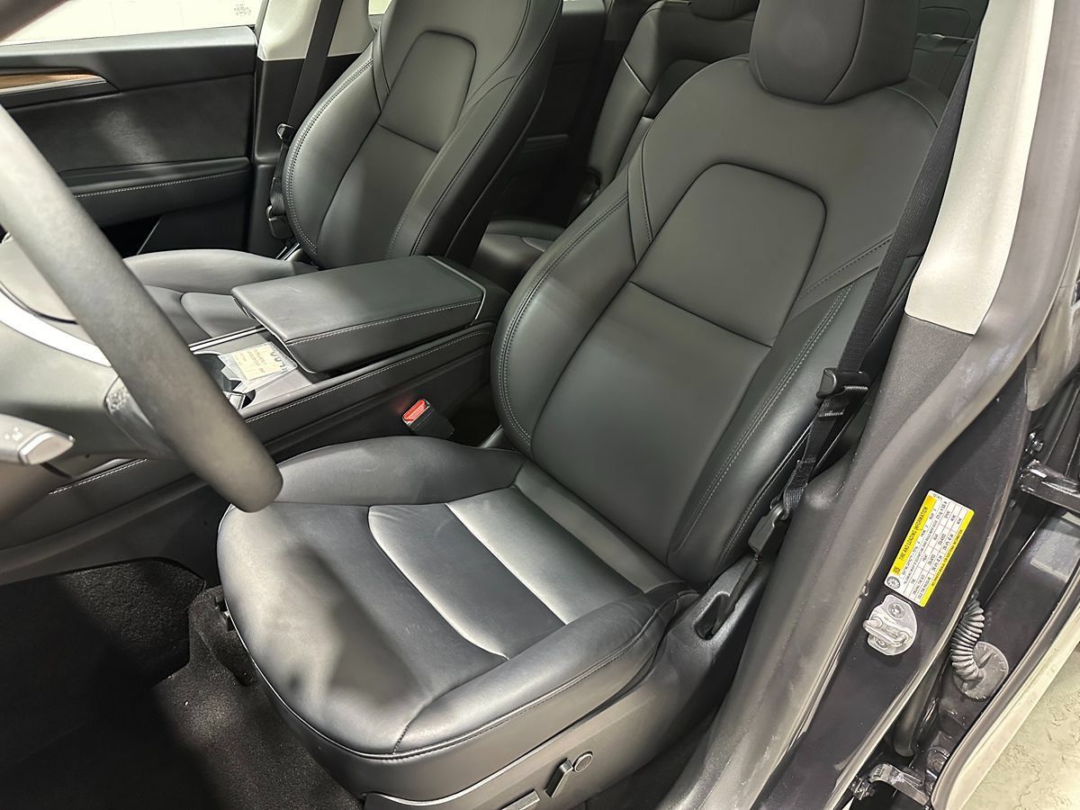 Used 2024 Tesla Model Y Long Range AWD/4WD image 25