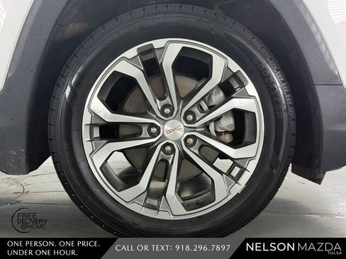 Used 2020 GMC Terrain SLT w/ Preferred Package FWD image 15
