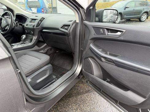 Used 2017 Ford Edge SE image 30