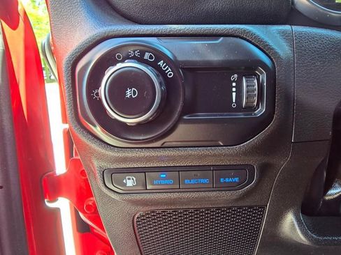 Used 2023 Jeep Wrangler Unlimited Sahara w/ Cold Weather Group AWD/4WD image 10