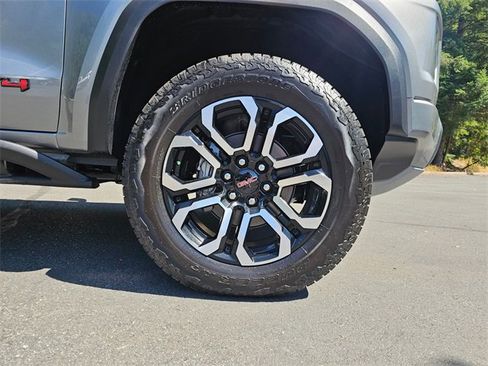 New 2025 GMC Canyon AT4 w/ Nightfall Edition image 9