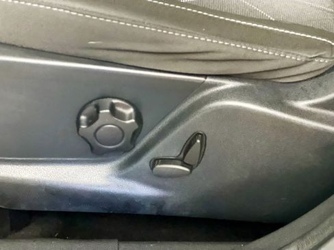 Used 2020 Ford EcoSport SE w/ SE Convenience Package image 15