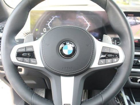 Used 2025 BMW X7 xDrive40i w/ M Sport Package image 18