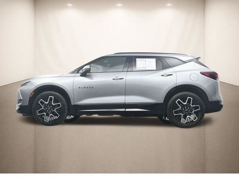 Used 2023 Chevrolet Blazer RS w/ Driver Confidence II Package FWD image 36