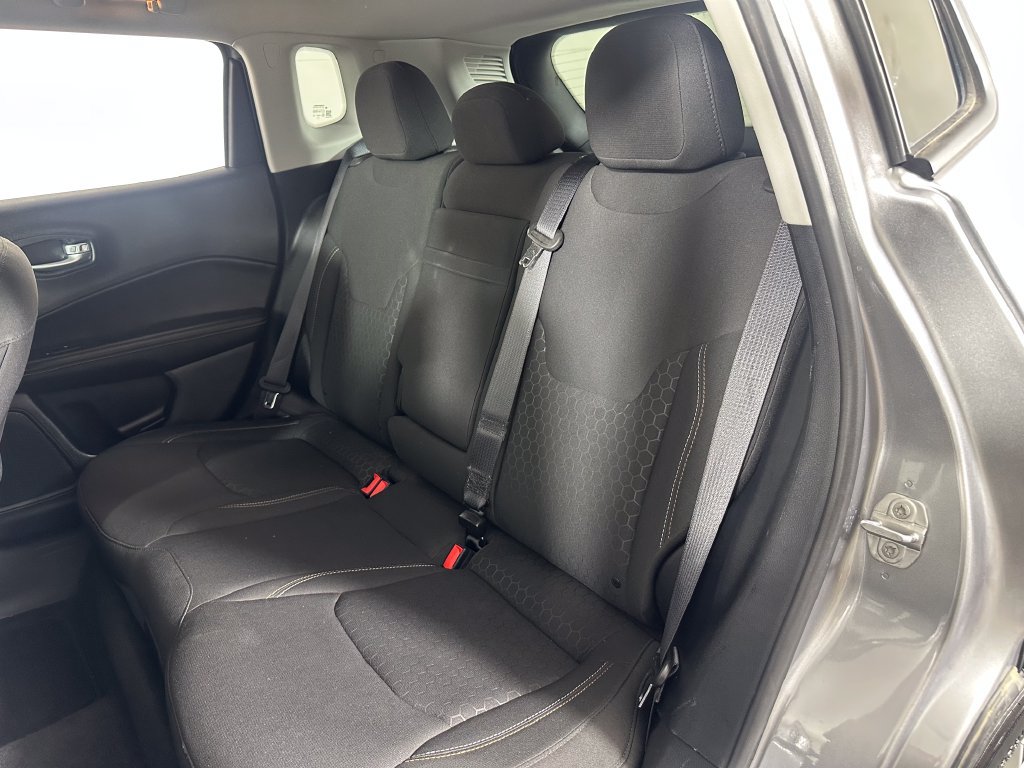 Used 2018 Jeep Compass Sport FWD image 17