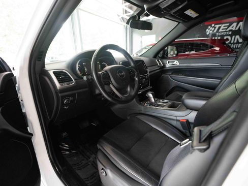 Used 2021 Jeep Grand Cherokee Laredo X AWD/4WD image 8