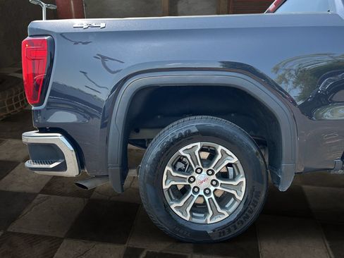 Certified 2025 GMC Sierra 1500 SLT AWD/4WD image 12