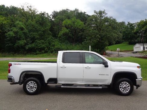 Used 2022 Chevrolet Silverado 2500 LT AWD/4WD image 7