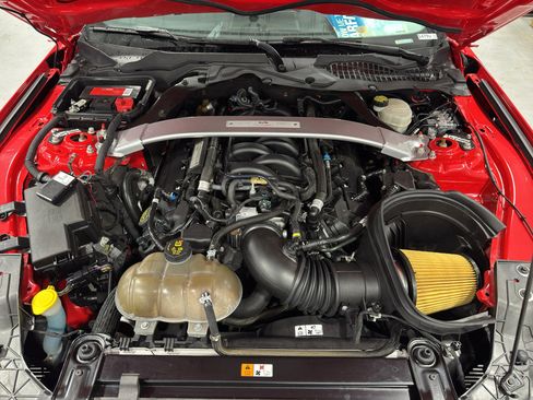 Used 2016 Ford Mustang Shelby GT350 w/ Track Package image 19