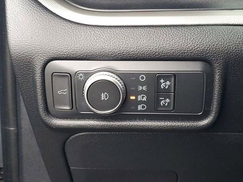 Used 2020 Ford Explorer XLT w/ Equipment Group 202A image 20