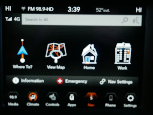 Used 2023 Jeep Renegade Limited image 22