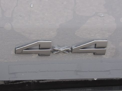 Certified 2025 Toyota Tacoma TRD Off-Road AWD/4WD image 11