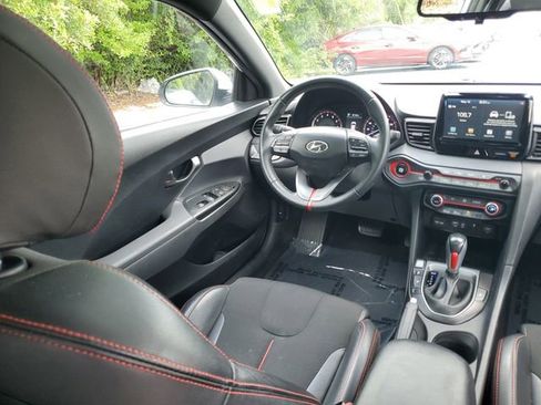 Used 2020 Hyundai Veloster 2.0 Premium FWD image 23