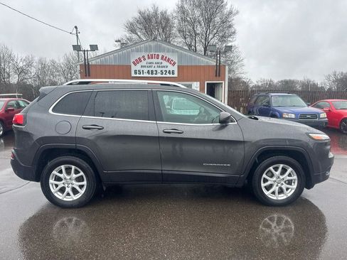 Used 2017 Jeep Cherokee Latitude w/ Safety/Convenience Group image 4