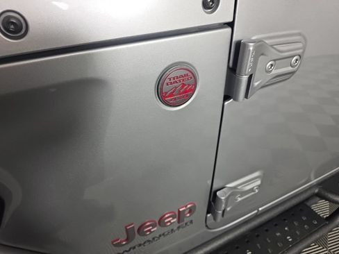 Used 2021 Jeep Wrangler Unlimited Rubicon AWD/4WD image 11