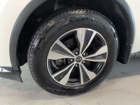 Used 2024 Nissan Murano SV AWD/4WD image 9