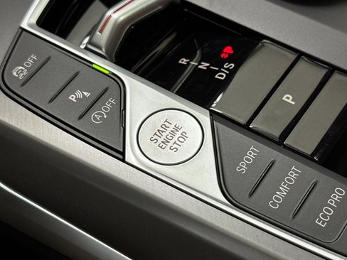 New 2026 BMW 330i Sedan w/ M Sport Package image 28