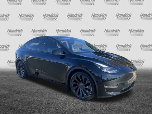 Used 2023 Tesla Model Y Performance image 2