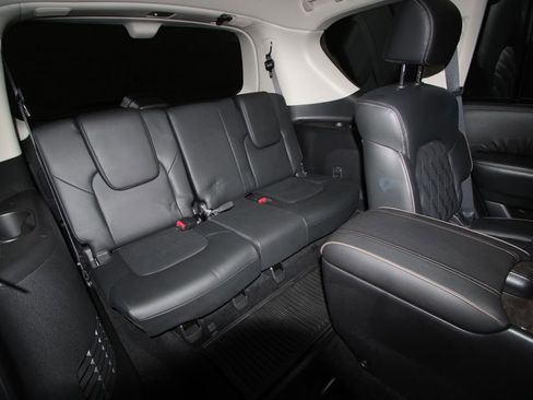 Used 2024 Nissan Armada Platinum w/ Captain's Chairs Package image 27