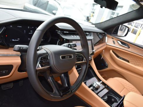New 2026 Jeep Grand Cherokee L Summit AWD/4WD image 12