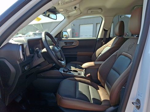 Used 2025 Ford Bronco Sport Outer Banks w/ Sasquatch Outer Banks Package image 13