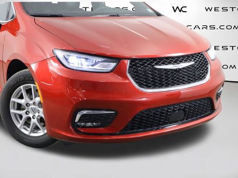 Used 2025 Chrysler Pacifica Select FWD image 49