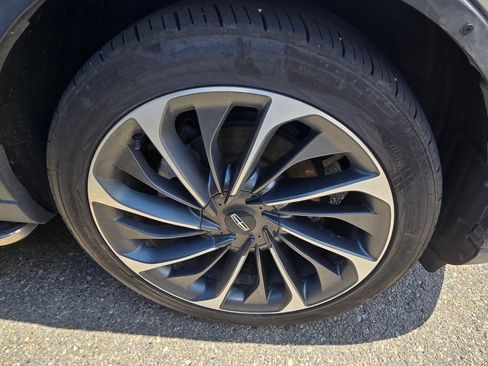 Used 2022 Lincoln Aviator Reserve w/ Equipment Group 201A AWD/4WD image 17