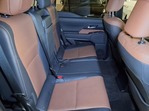 Used 2024 Lexus GX 550 w/ Accessory Package (Z1) AWD/4WD image 21