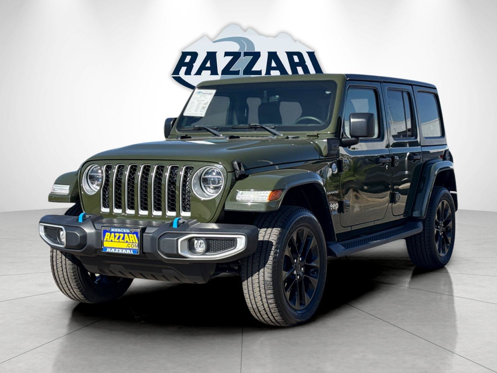 Used 2022 Jeep Wrangler Unlimited Sahara w/ Cold Weather Group AWD/4WD image 7