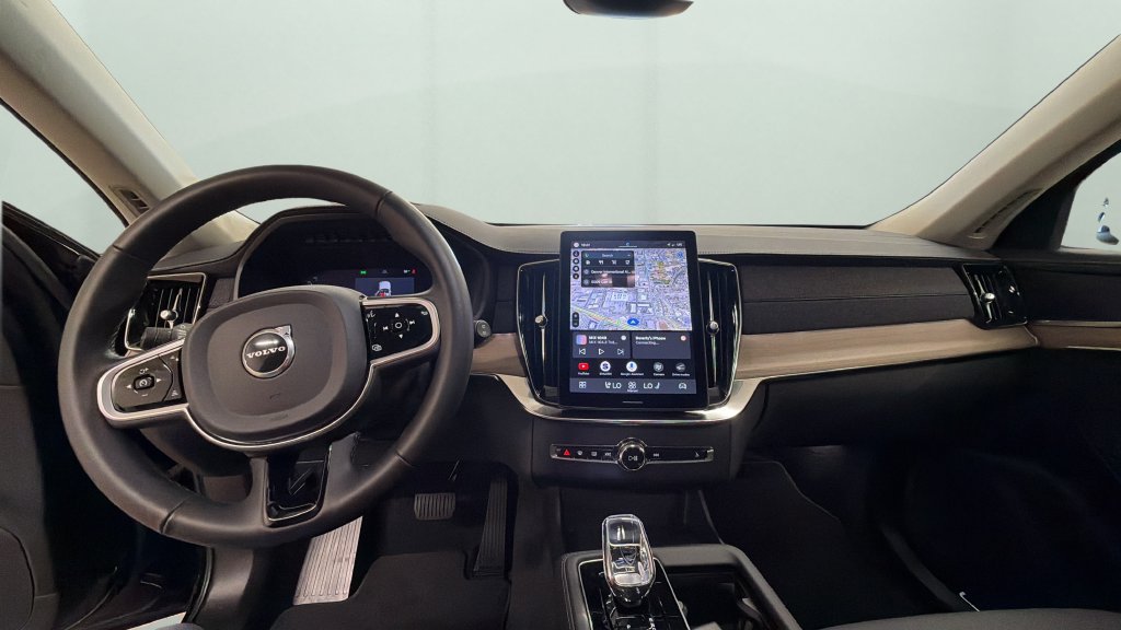 Used 2025 Volvo XC90 B6 Plus AWD/4WD image 10