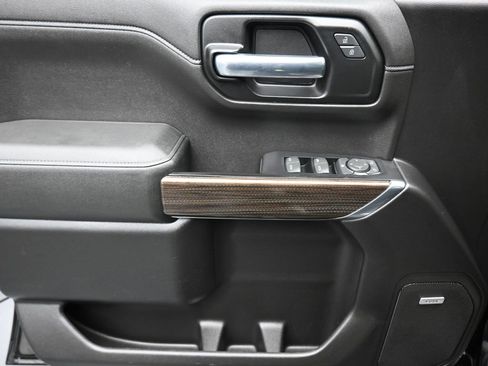 Used 2019 Chevrolet Silverado 1500 LT Trail Boss image 10