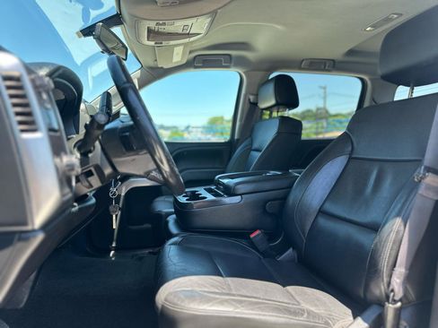 Used 2017 Chevrolet Silverado 1500 LT w/ Texas Edition RWD image 9