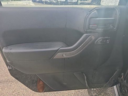 Used 2011 Jeep Wrangler Unlimited Sport image 19