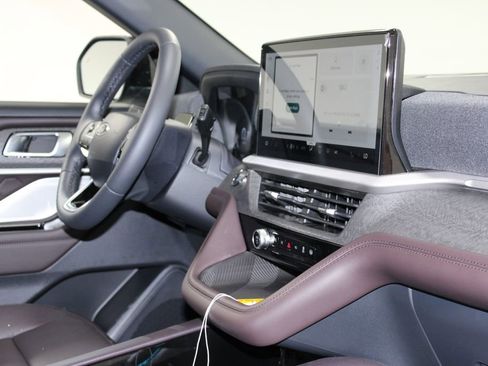 New 2026 Ford Explorer Platinum AWD/4WD image 32