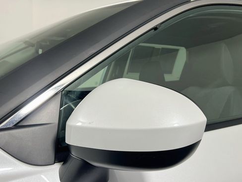 Used 2025 Nissan Rogue SV FWD image 12