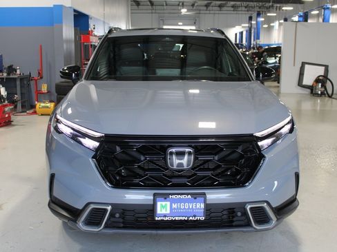 Used 2023 Honda CR-V Sport Touring image 3