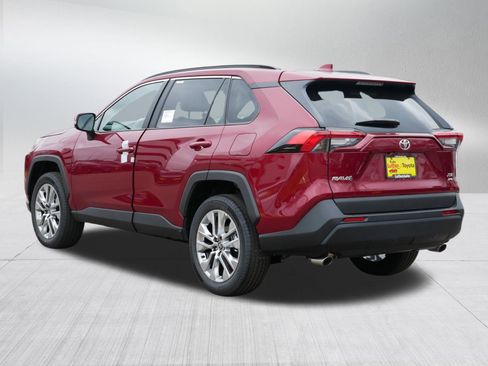 Used 2025 Toyota RAV4 XLE Premium image 3