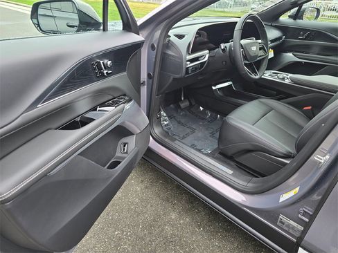 New 2026 Cadillac Lyriq Premium Luxury image 21