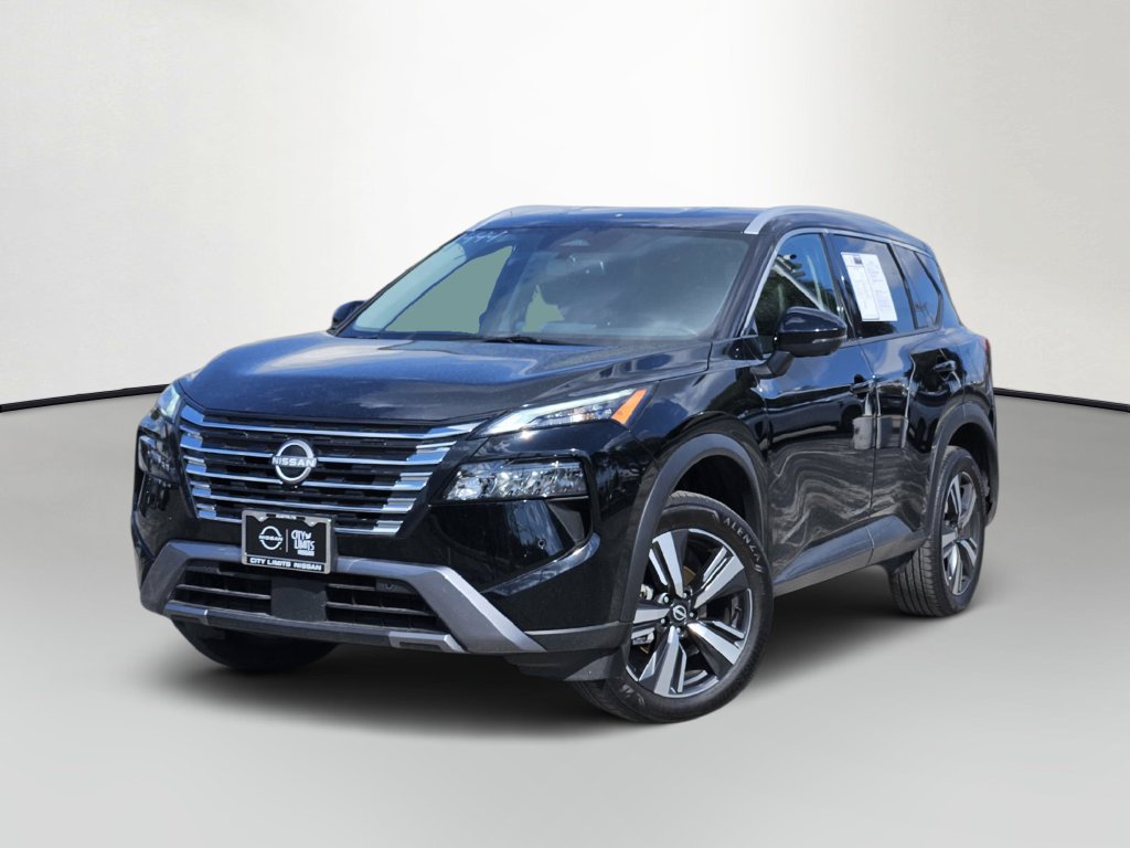 Used 2025 Nissan Rogue SL AWD/4WD image 3