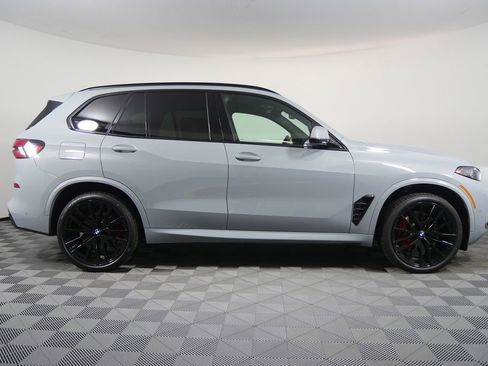 Used 2026 BMW X5 sDrive40i w/ M Sport Package RWD image 2
