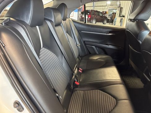 Used 2022 Toyota Camry SE image 28